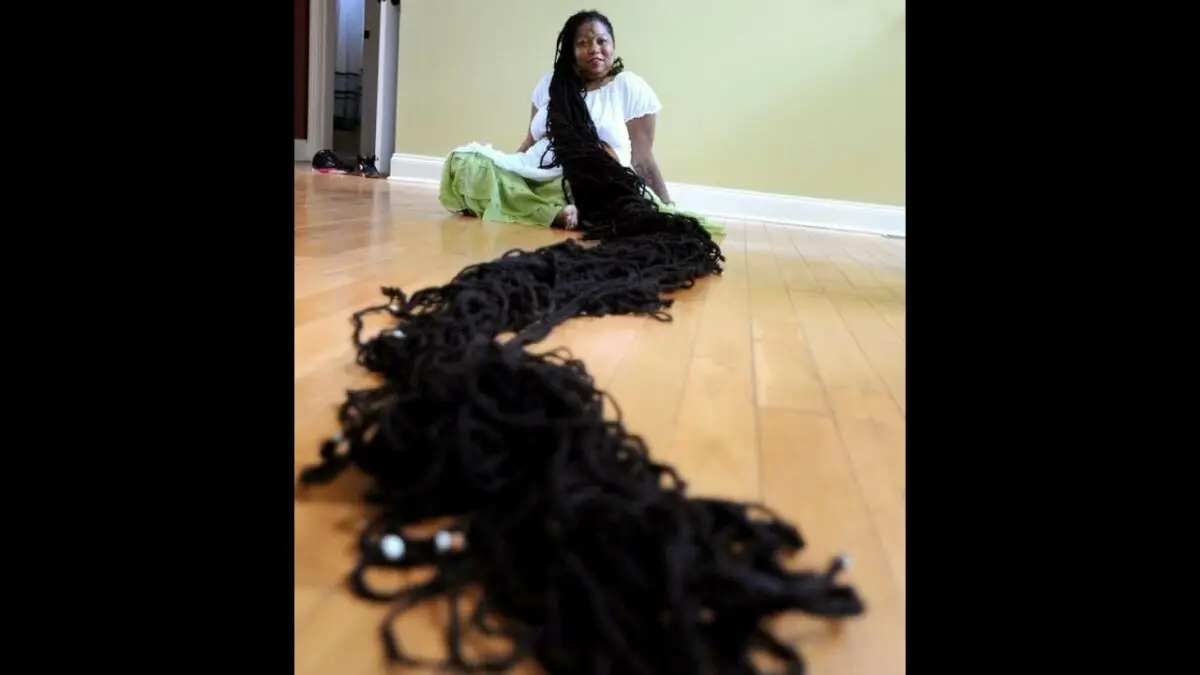 The longest hair in the world. Video