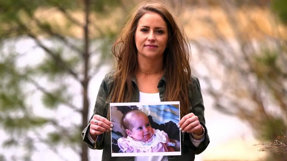 The nurse left the girl abandoned by her mother and adopted her