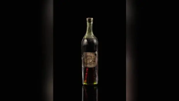 The oldest cognac ever sold that cost $ 146.000