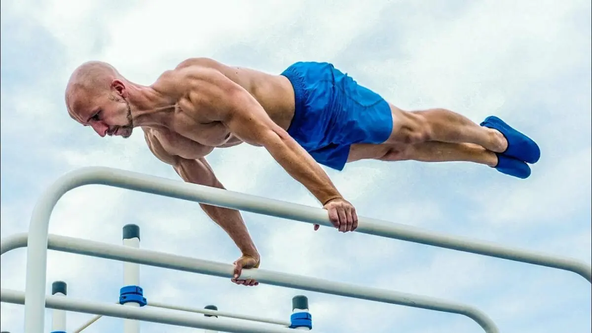 The secret of calisthenics or how to use your body weight to get in shape