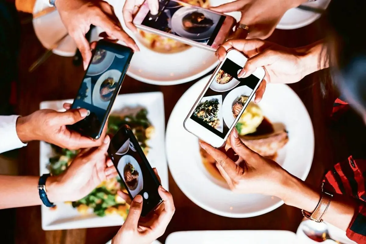 The spell of social networks in gastronomy