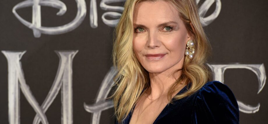 The strict diet that Michelle Pfeiffer follows at 61