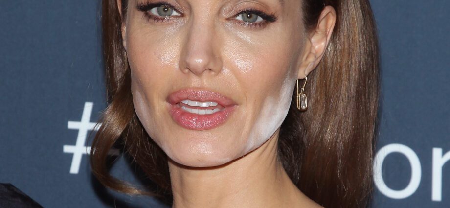 Do Not Repeat: 12 Worst Celebrity Beauty Failures