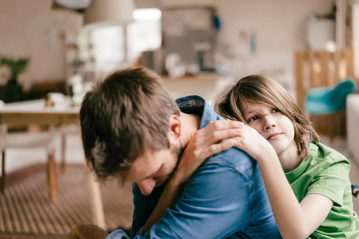 To tears: a dying child comforted his parents until his death