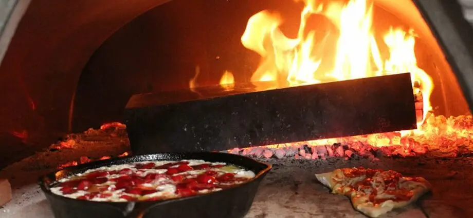 Traditional recipes in a wood oven