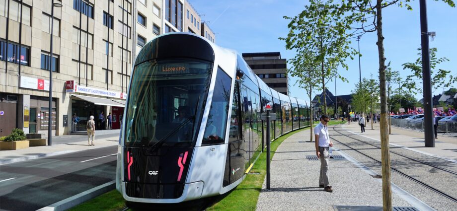 Until how old are children free of charge in public transport, in the city