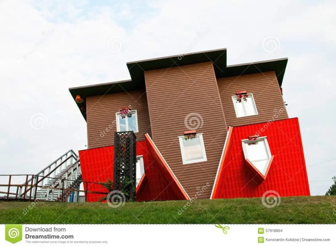 Upside down house in Rostov: photo, house upside down