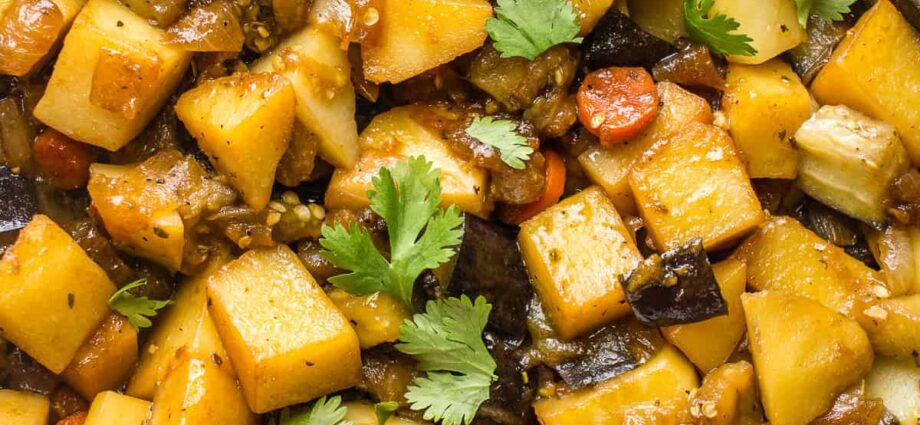 Vegetable stew with eggplant: recipe with video