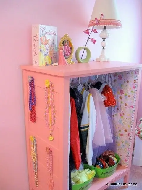 We decorate a children&#8217;s dresser for toys