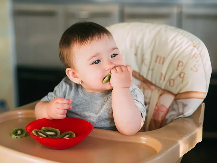 What can a child eat per month: what to feed, feed, give to eat