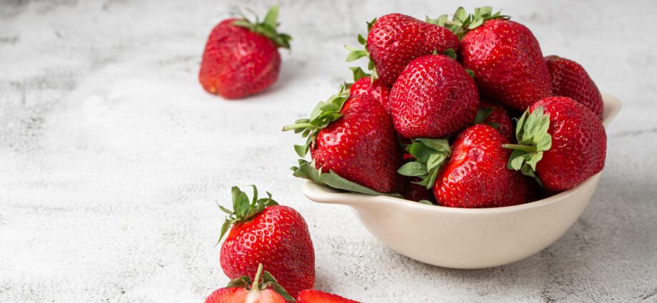 What happens if you eat strawberries every day