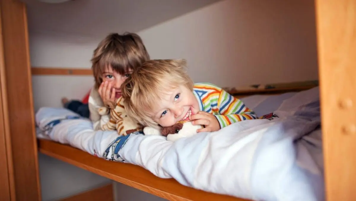 What to do if the husband is not the father of the child, tell the truth or not