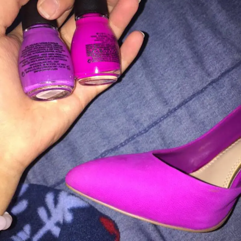 What varnish goes with pink shoes