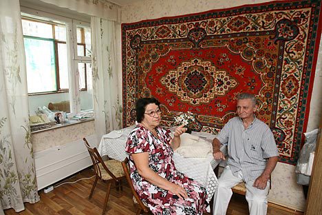 Woher stammt die sowjetische Tradition des Aufhängens von Teppichen?