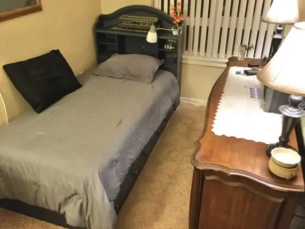 Why the bed should not be put in a corner and stored under it
