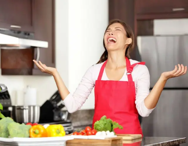 Why you can&#8217;t cook in a scratched pan