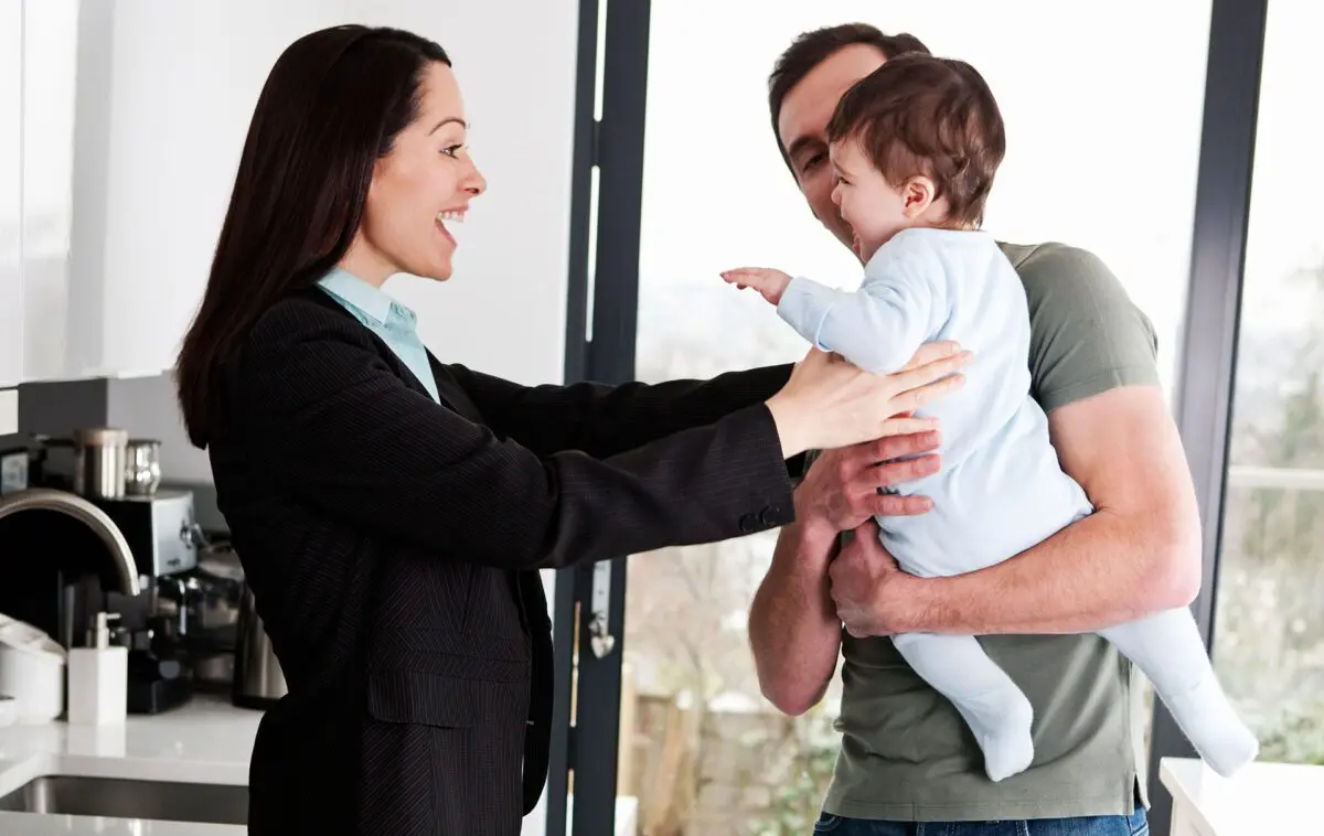 Why you need to sit on maternity leave and not rush to go to work