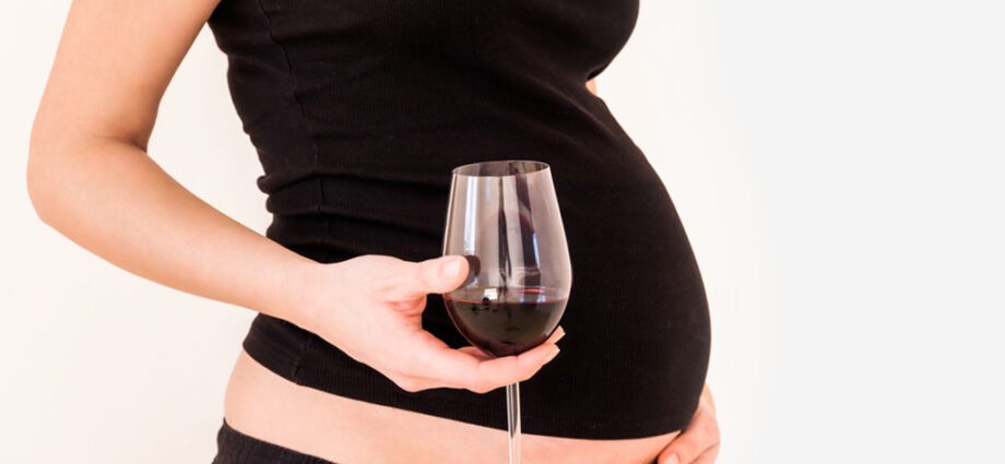 妊娠中のワイン：それは可能かどうか