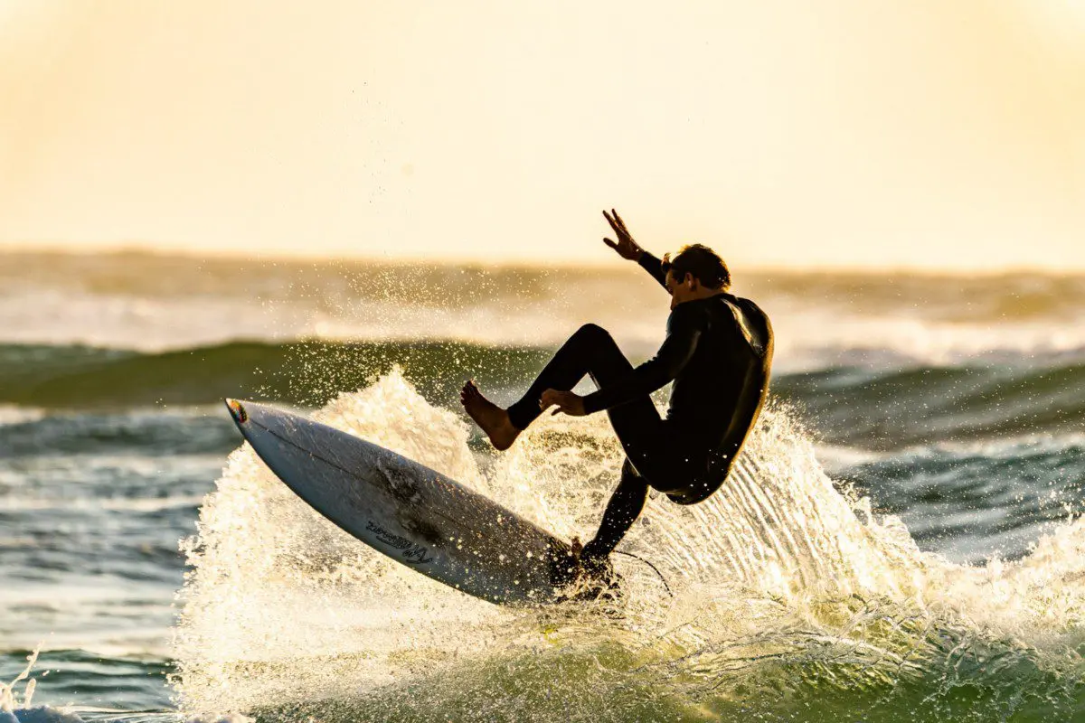 10 things that happen when you surf every day