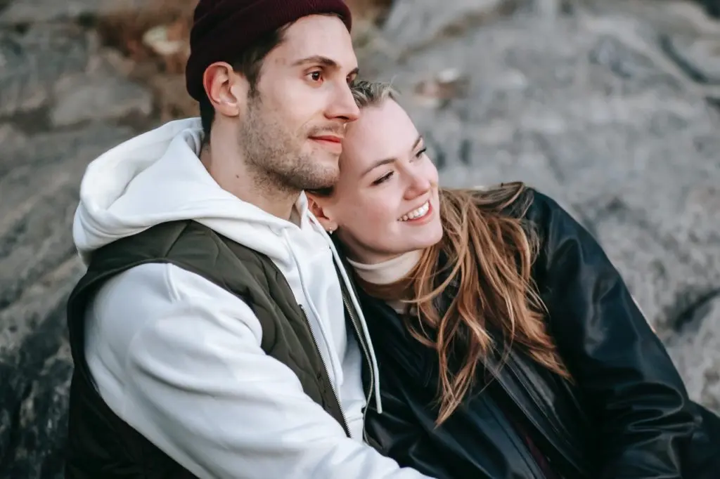 7 signs of one-sided love and how to avoid falling for it