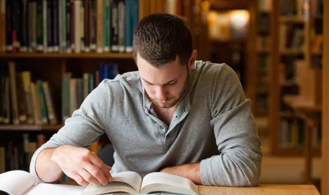 Books Successful People Read: An Overview