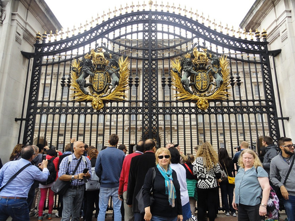 Buckingham Palace: UK. Photo, video