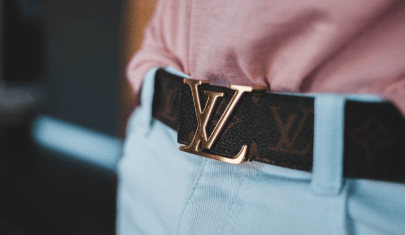 Choose a belt-6 simple tips for a man