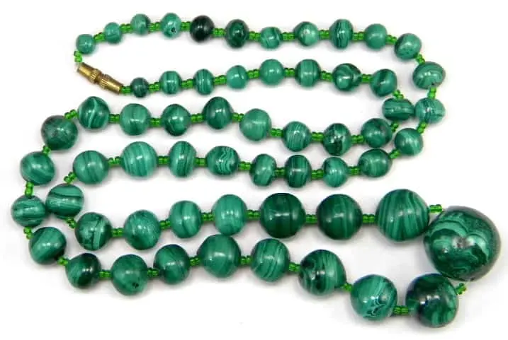 Discover the properties and benefits of malachite &#8211; happiness and health