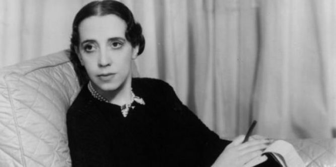 Elsa Schiaparelli: biography of a Parisian fashion designer