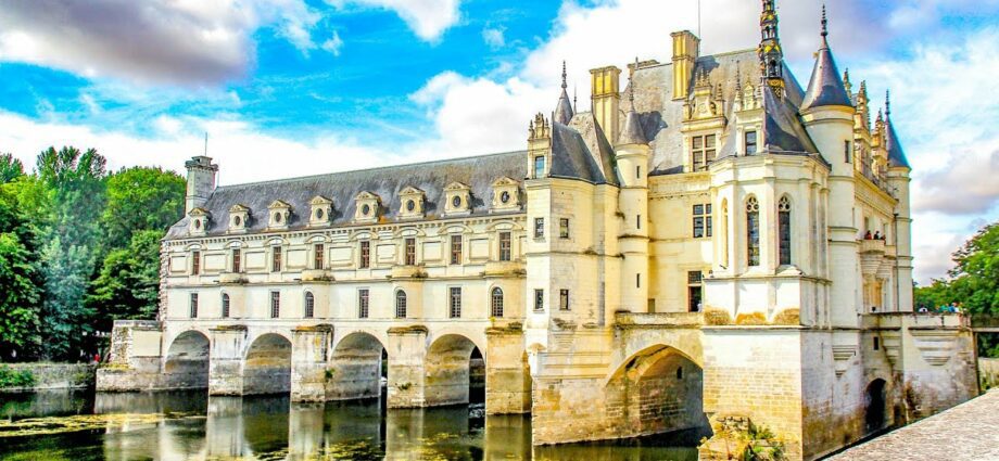 France: Chenonceau castle, history, interesting facts, video