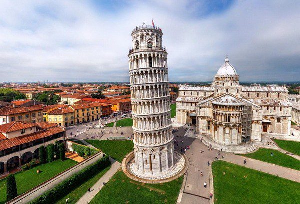 History of the Leaning Tower of Pisa and the Square of Miracles: photo, video