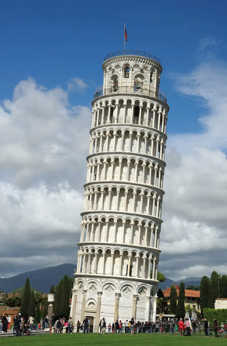 History of the Leaning Tower of Pisa and the Square of Miracles: photo, video