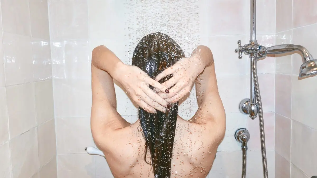 How to take a shower correctly: rules, tips and videos