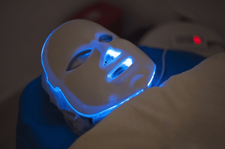 Light therapy-LED face mask