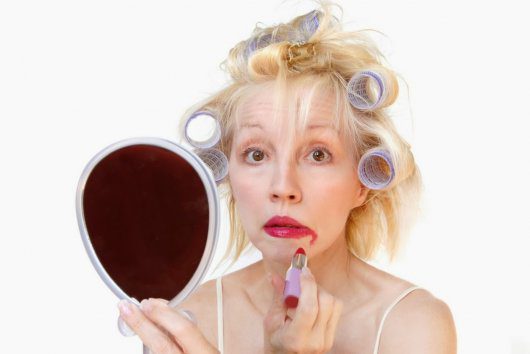 Makeup mistakes that age: how to fix it