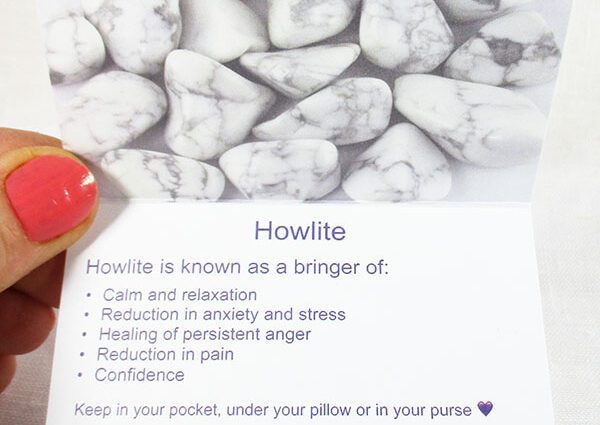 Howlite හි ගුණ සහ ප්රතිලාභ - සතුට සහ සෞඛ්යය