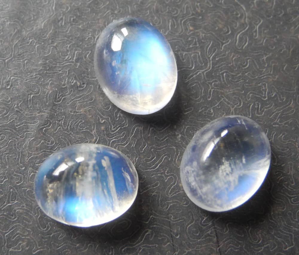 Properties and benefits of moonstone &#8211; happiness and health