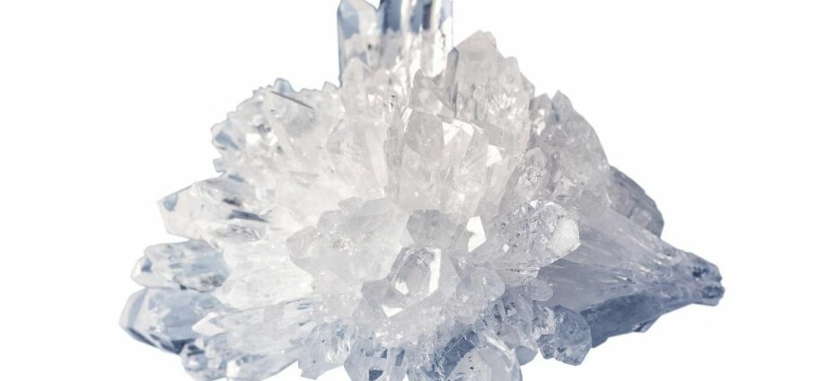 Својства и придобивки од камениот кристал – среќа и здравје