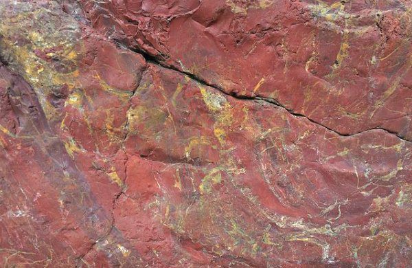 Red jasper: the magical properties of the stone, tips for care