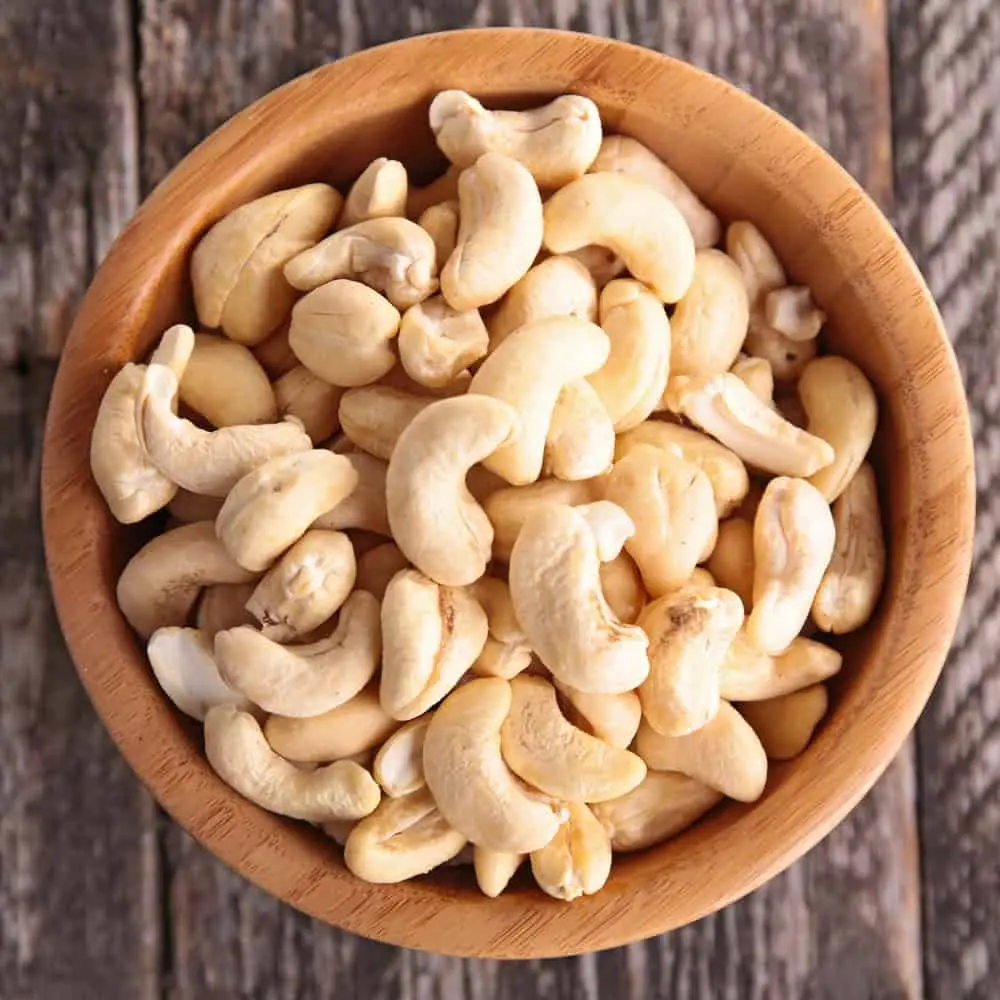 The cashew nut: a small nut packed with nutritional qualities &#8211; happiness and health