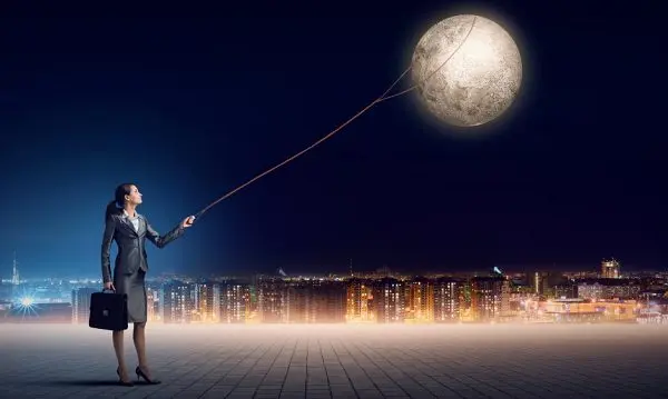 The influence of the moon on a person: how to behave on lunar days