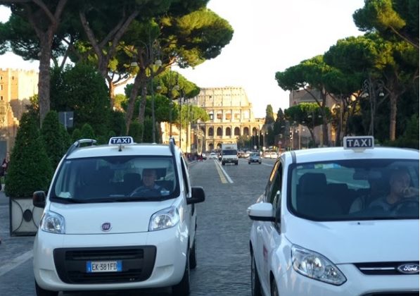 Travel Tips: Italy. Taxi, cafes and restaurants