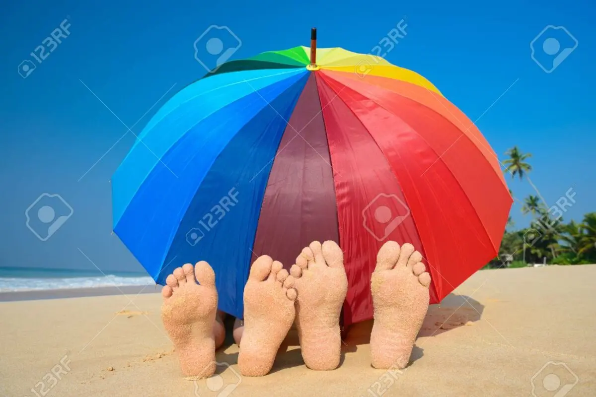 Two under an umbrella: a story of a casual acquaintance