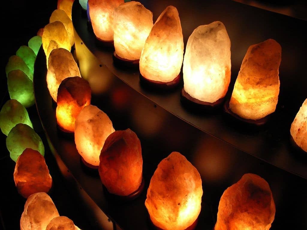 What are the benefits of salt crystal lamps? &#8211; Happiness and health