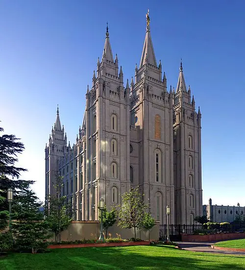 Who are Mormons and what do they do, video