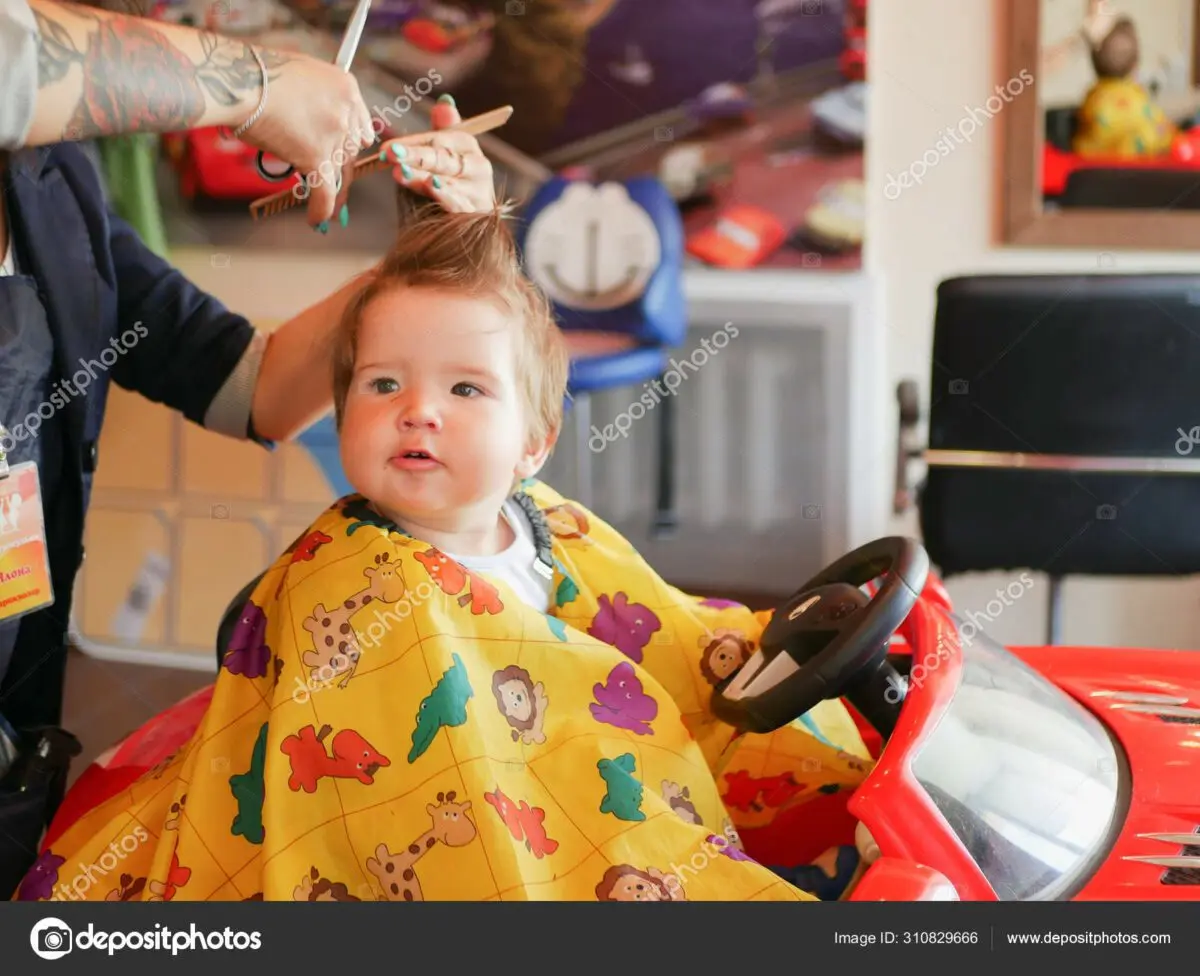 Baby at the hairdresser: how is it going?