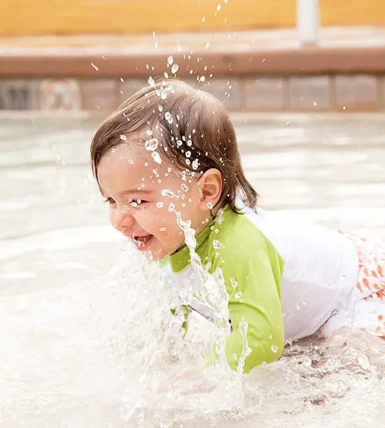 Baby swimming and health: beware of danger?
