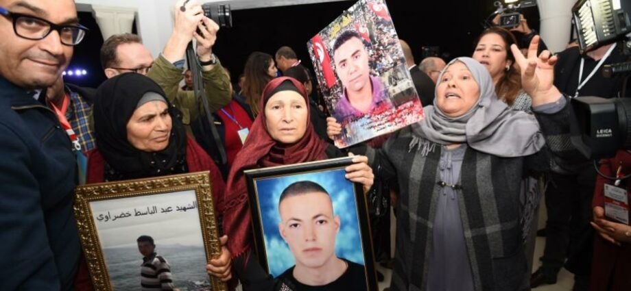 ट्युनिशियामध्ये आई असणे: नासीराची साक्ष
