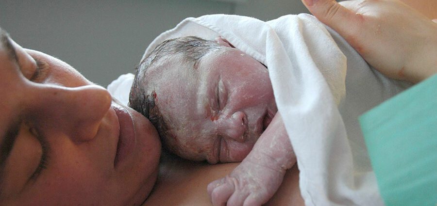 الولادة: الإسعافات الأولية للطفل