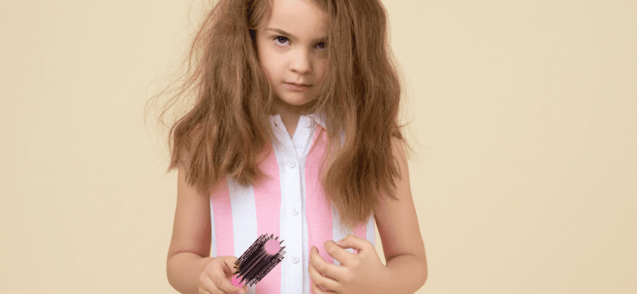 Gyermekfrizura: hogyan bontsa ki a haját könnyek nélkül